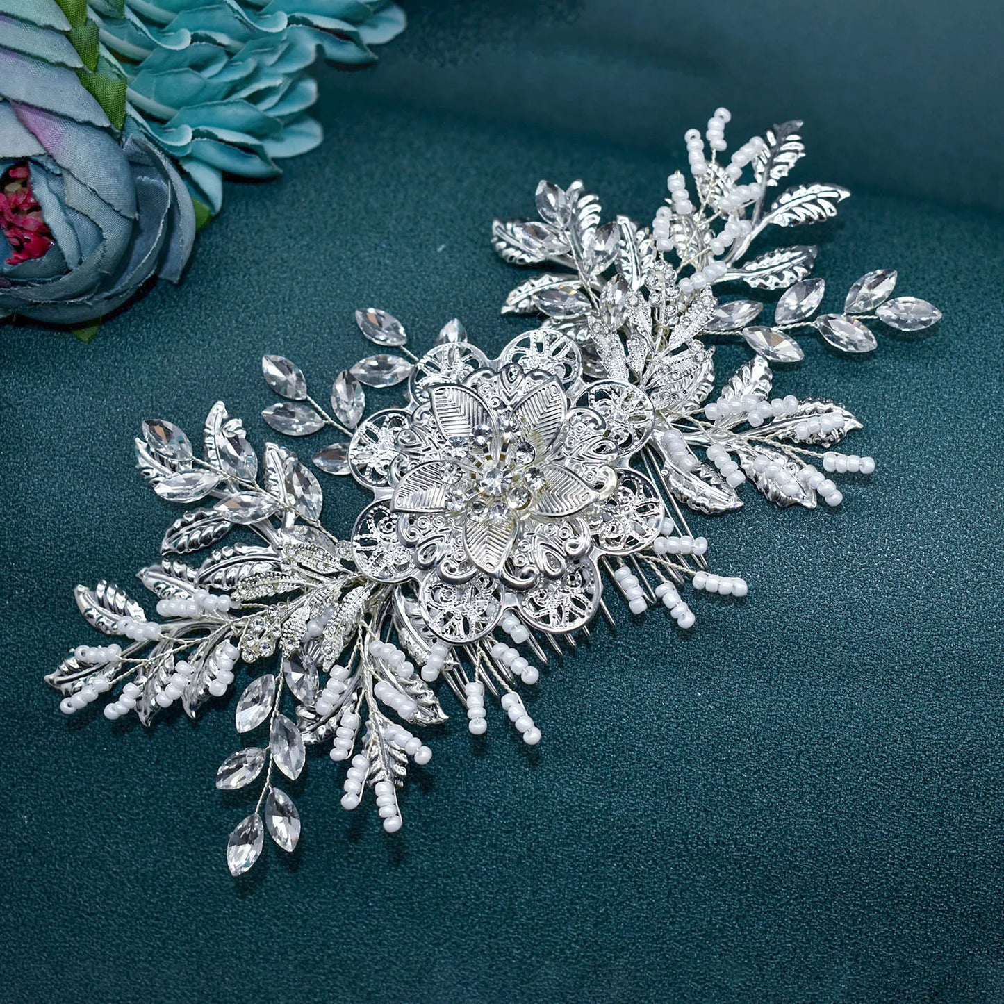 DZ099 Vintage Bridal Hair Accessories Shiny Rhinestones Handmade Women Tiara Leaves Wedding Hair Comb Flower Bridal Hairpins