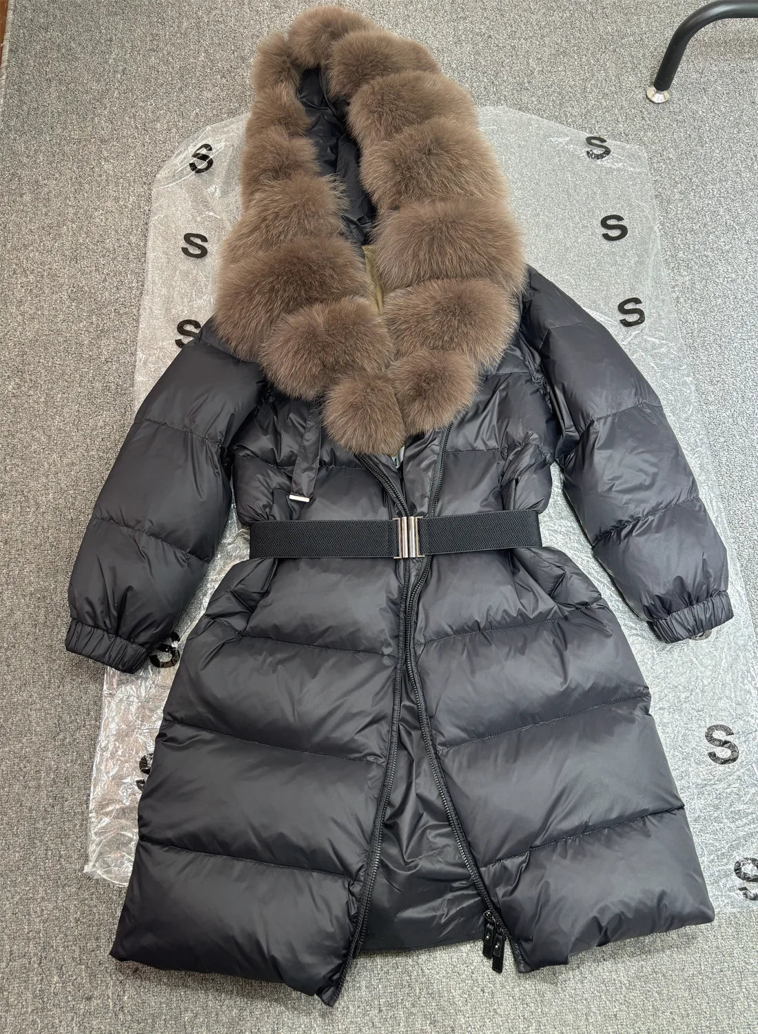 Long Winter Coat. Real Big Fox Fur Collar Belt Loose Puffer