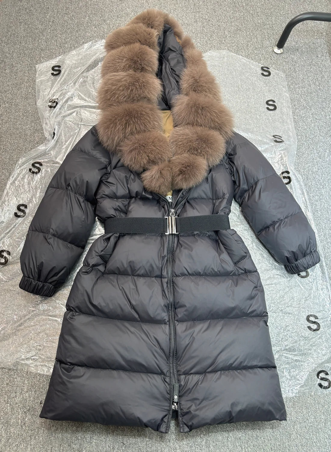 Long Winter Coat. Real Big Fox Fur Collar Belt Loose Puffer