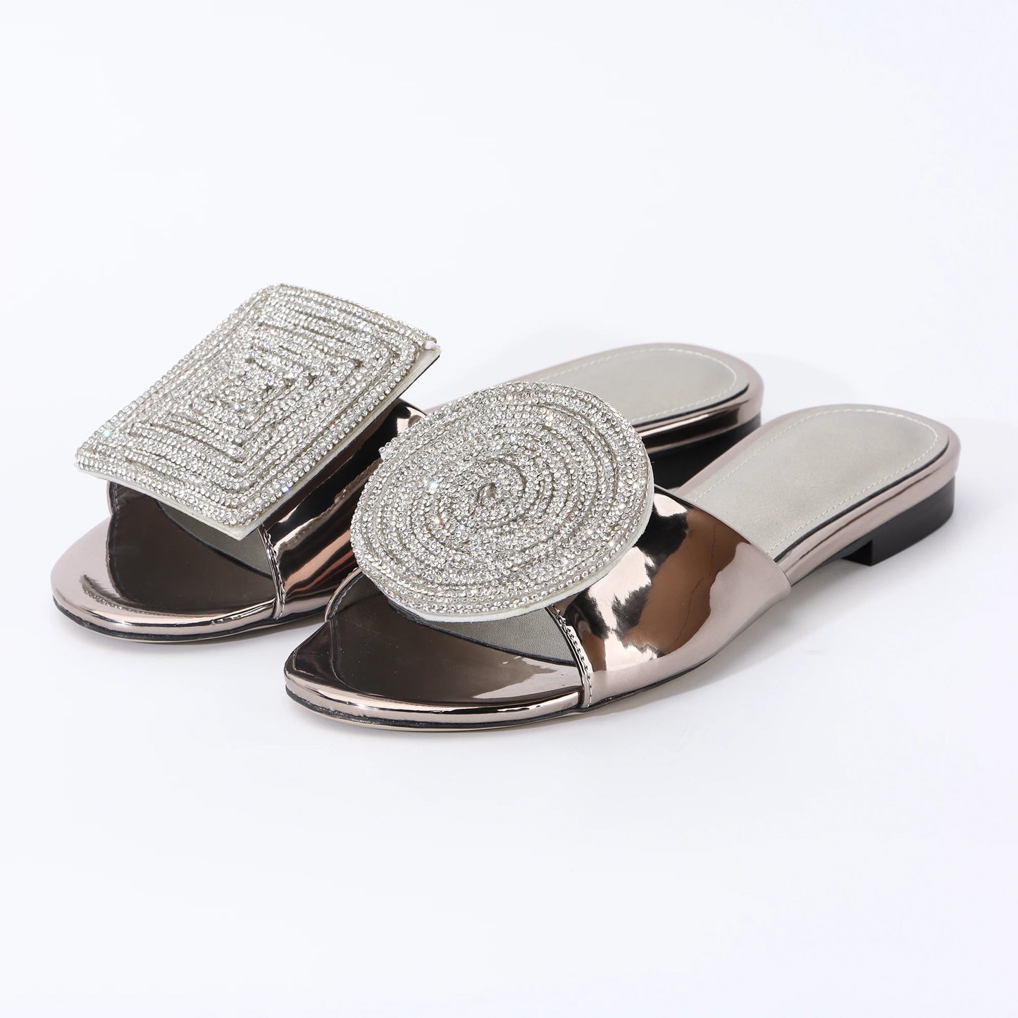 Fashion Design Women Flat Sandals 2023 Summer High Quality Women Gold Rhinestone Modern Slippers For Wedding Dress Party Shoes