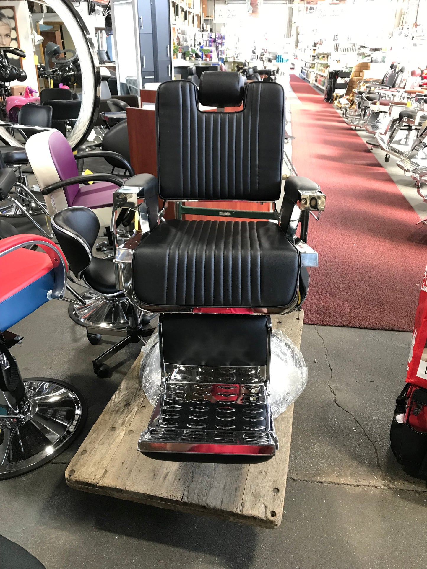 Lincoln Barber Chair